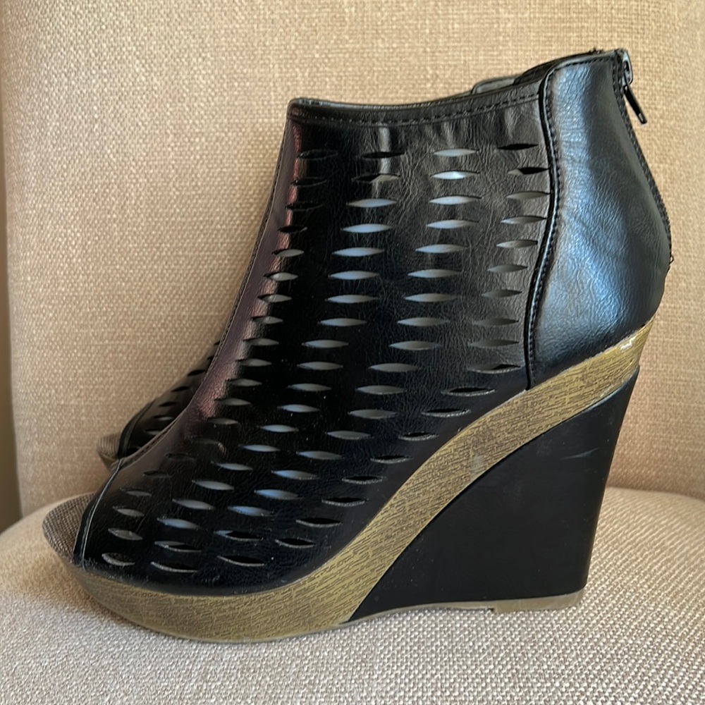 Bucco Shoes